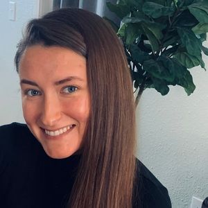 Meet your Posher, Leah